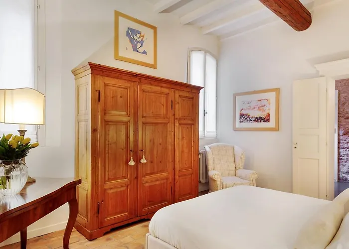 La Dimora Medievale Del Duca * Ferrara